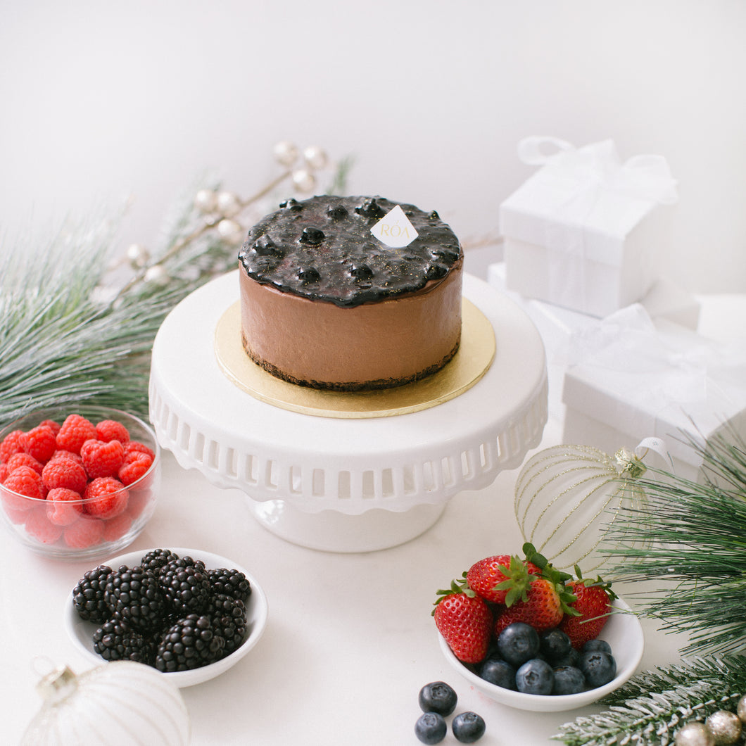 X'MAS WINTERBERRY CHOCOLATE DREAM CAKE (4.5