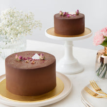 Load image into Gallery viewer, GRAND CITRUS CHOCOLATE CAKE (4.5&quot;/ 6&quot;/ 8&quot;)
